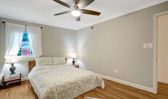 8304 FIVE GATES Rd, Annandale, VA 22003