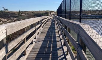 2136 Montauk Hwy 202, Amagansett, NY 11930