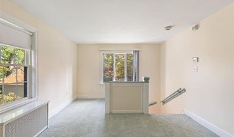 4 Chase Ln, Lincoln, RI 02865