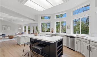 4562 NW HIGHWAY 20, Albany, OR 97321