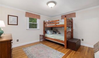 1 Gladridge Dr, East Greenwich, RI 02818