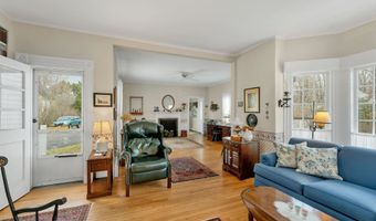 19 Church St, Alton, NH 03809