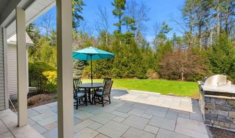 12 Amber Ln, Bedford, NH 03110