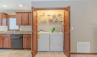 342 Benit Dr #4, Arnolds Park, IA 51331