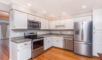 6926 LAFAYETTE PARK Dr, Annandale, VA 22003