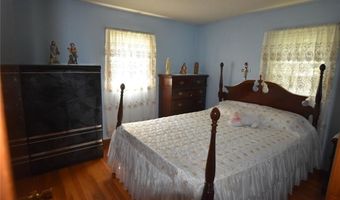 3 Grant St, Attleboro, MA 02703