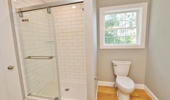 6 Lilac Ave, Bangor, ME 04401