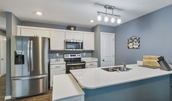 2202 Barry Dr, Adel, IA 50003
