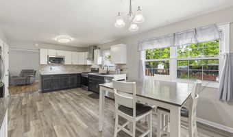 912 David St, Antioch, IL 60002
