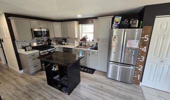 172 5th St, Bangor, ME 04401