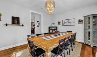 40 Hillview Dr, Bangor, ME 04401