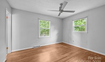 20 Summit Dr, Arden, NC 28704