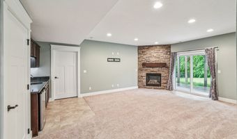 903 Baileys Grove Dr, Adel, IA 50003