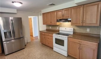 72 Blueberry Dr, East Greenwich, RI 02818