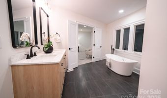 4901 Pine Ridge Rd, Charlotte, NC 28226