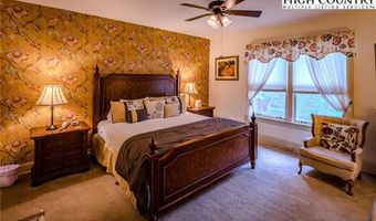 4584 4582 NC Highway 194 S, Banner Elk, NC 28604
