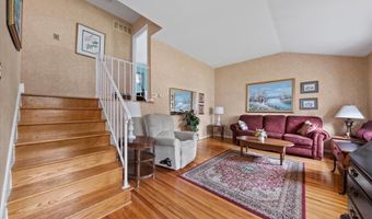 29 E MAPLE Ave, Bellmawr, NJ 08031