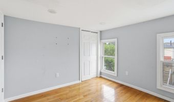 13 Cottage St, Bayonne, NJ 07002