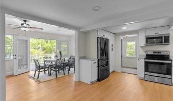 31 Brookside Dr, North Smithfield, RI 02896