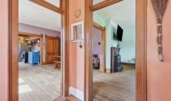 329 W 5th St, Auburn, IN 46706