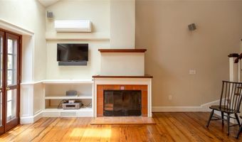 113 Coggeshall Ave, Newport, RI 02840