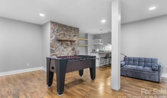 549 Clubhouse Dr, Banner Elk, NC 28604