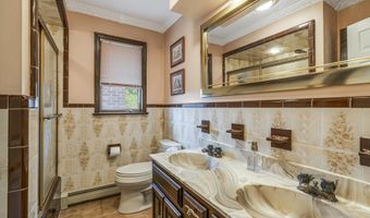 608 Raritan Ave, Atlantic Highlands, NJ 07716