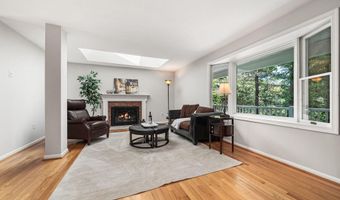 3843 30TH St N, Arlington, VA 22207