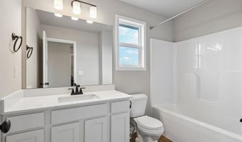 2612 NW Reinhart Dr, Ankeny, IA 50023