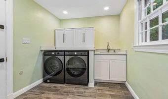 3802 IVANHOE Ln, Alexandria, VA 22310