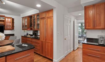 4725 ROCK SPRING Rd, Arlington, VA 22207