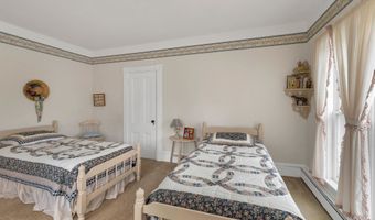 19 Church St, Alton, NH 03809