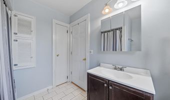 29 Lake St, Amityville, NY 11701