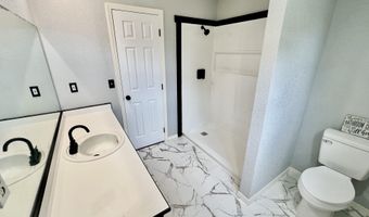 603 Lakeview Dr, Aurora, MO 65605