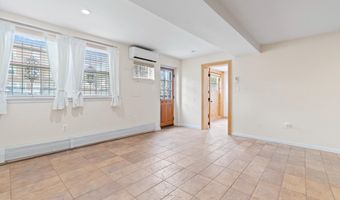 441 21ST St NE B, Washington, DC 20002