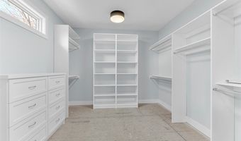 805 Club Dr W, Aurora, OH 44202