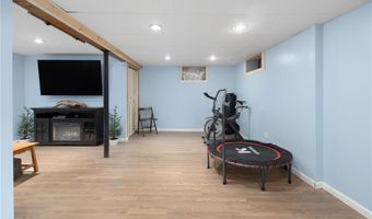12 Robin Vale Dr, Glocester, RI 02857