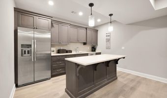 6617 LYBROOK Ct, Bethesda, MD 20817