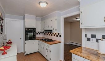 376 E Blackwell St, Andover, NJ 07801