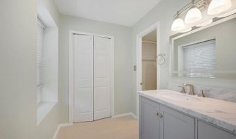 5940 BERKSHIRE Ct, Alexandria, VA 22303