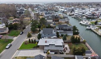 17 Central Ave, Amityville, NY 11701