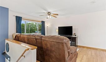 956 Blackoaks Ln, Anoka, MN 55303