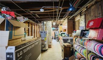 8 Lawrence St, Cumberland, RI 02864