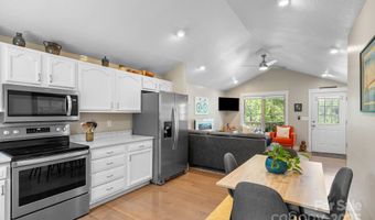 12 Buckshot Ridge Dr, Asheville, NC 28804