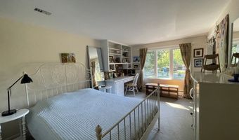 39 Oriole Dr, Andover, MA 01810