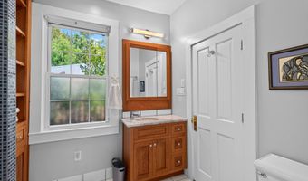 241 Washington St, Bay St. Louis, MS 39520