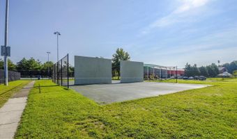 4720 DEER RUN Ct, Alexandria, VA 22306