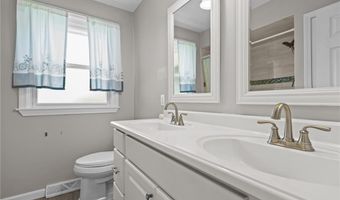 19 Irondale St, Warwick, RI 02886
