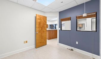 220 N WESTMONTE Dr B, Altamonte Springs, FL 32714