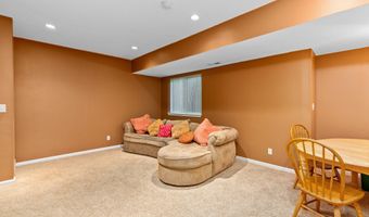 2609 Somerset Dr, Ames, IA 50010